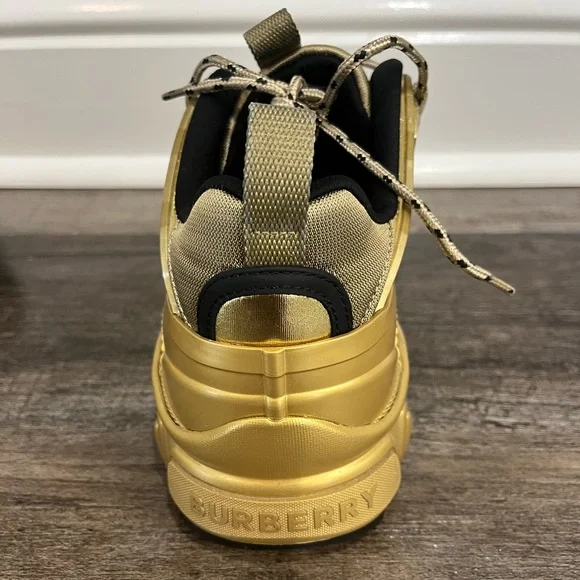 Burberry calf sneakers lace up